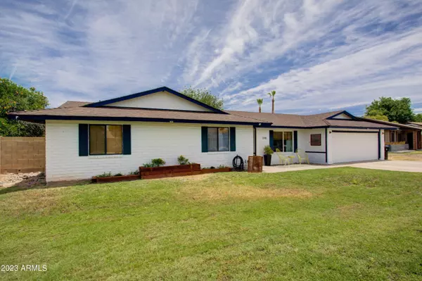 1745 N SILVERTON Circle, Mesa, AZ 85203