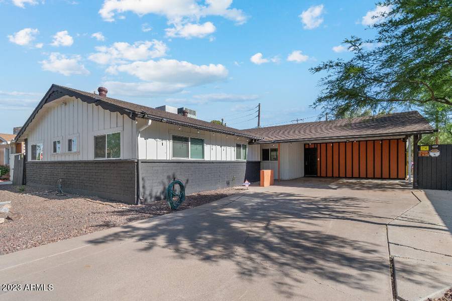 2109 W BERRIDGE Lane, Phoenix, AZ 85015