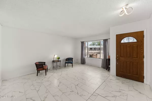 Glendale, AZ 85302,5433 W PUGET Avenue