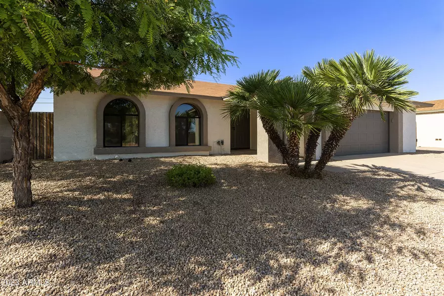 4668 W JUNIPER Avenue, Glendale, AZ 85306