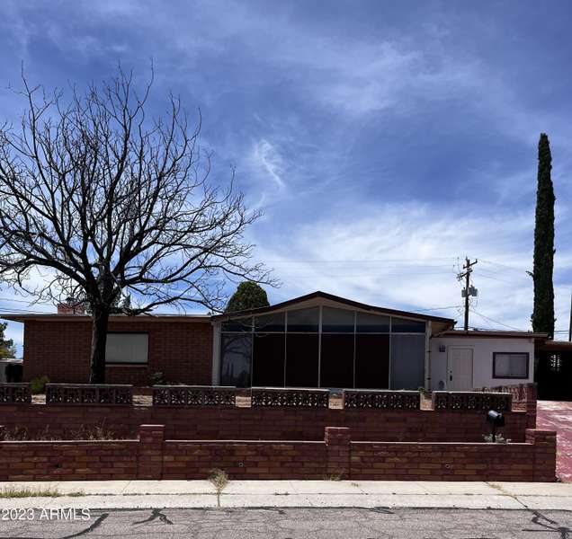 364 TREE TOP Avenue, Sierra Vista, AZ 85635