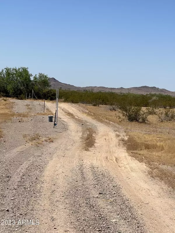 Tonopah, AZ 85354,1 N 428th Ave -- #4