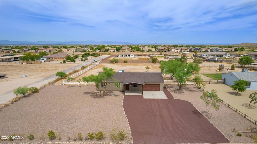 28251 N HOLLY Road, San Tan Valley, AZ 85143