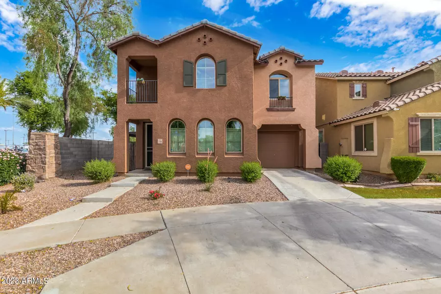 7729 W GILES Road, Phoenix, AZ 85035