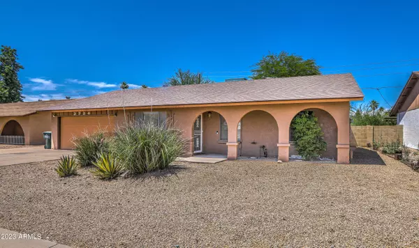 2724 W SAINT MORITZ Lane,  Phoenix,  AZ 85053