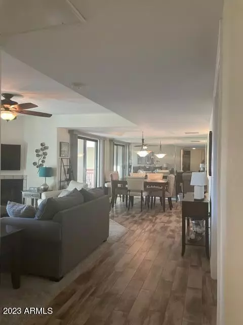 Scottsdale, AZ 85258,9340 N 92ND Street #215