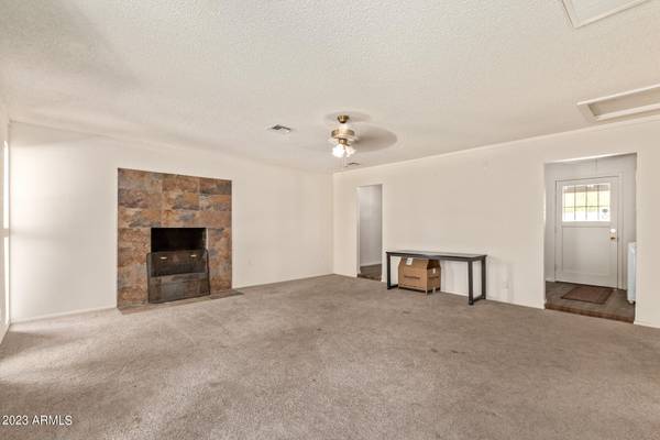 Phoenix, AZ 85023,2124 W GREENBRIAR Drive