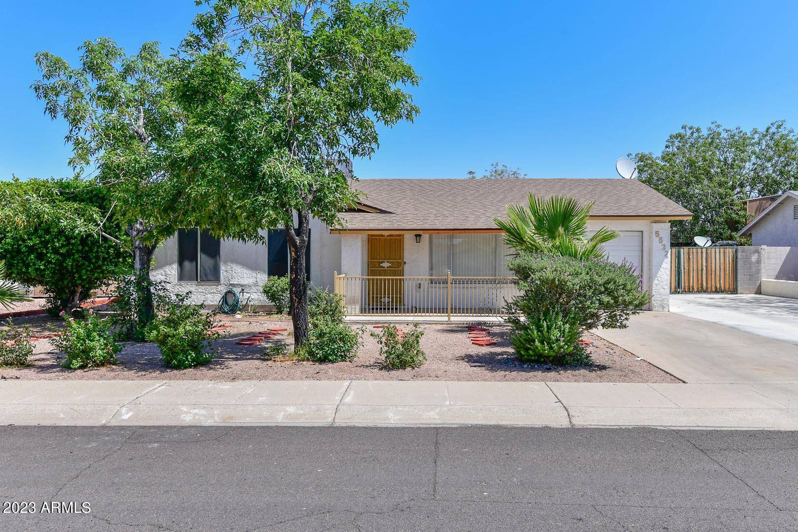 5532 W MICHELLE Drive, Glendale, AZ 85308
