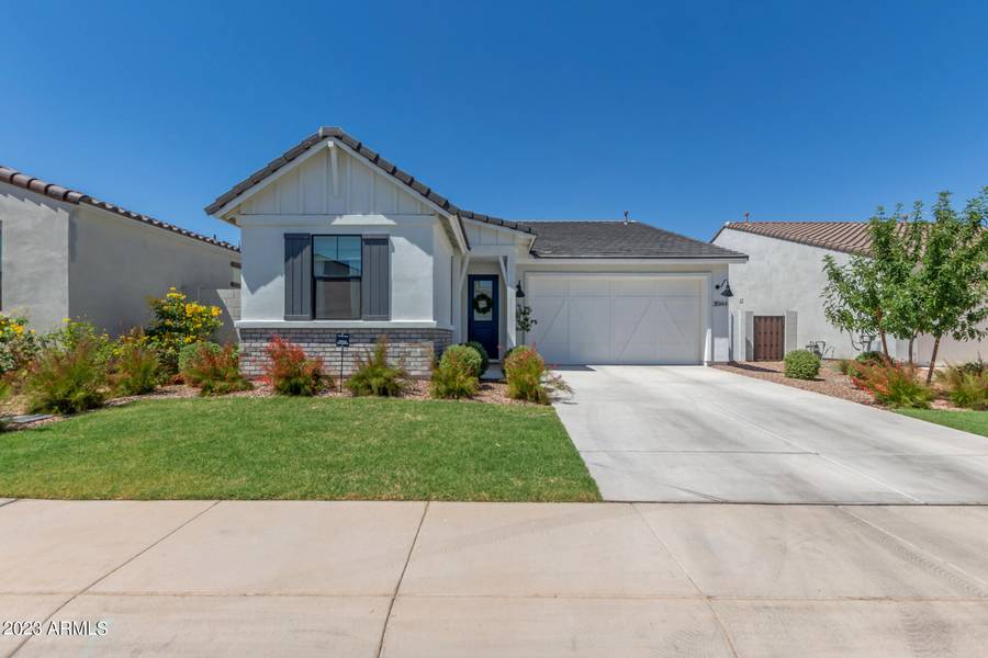 35144 N MAGNETTE Way, San Tan Valley, AZ 85144