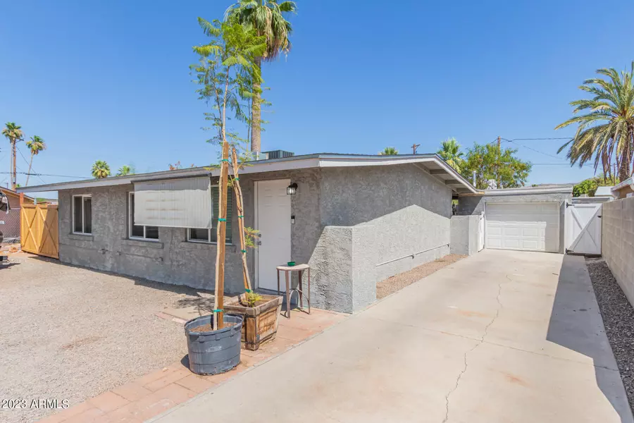 1341 E LYNNE Lane, Phoenix, AZ 85042