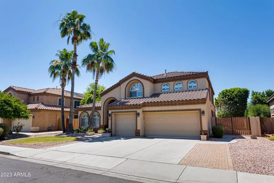 7179 W TRAILS Drive, Glendale, AZ 85308