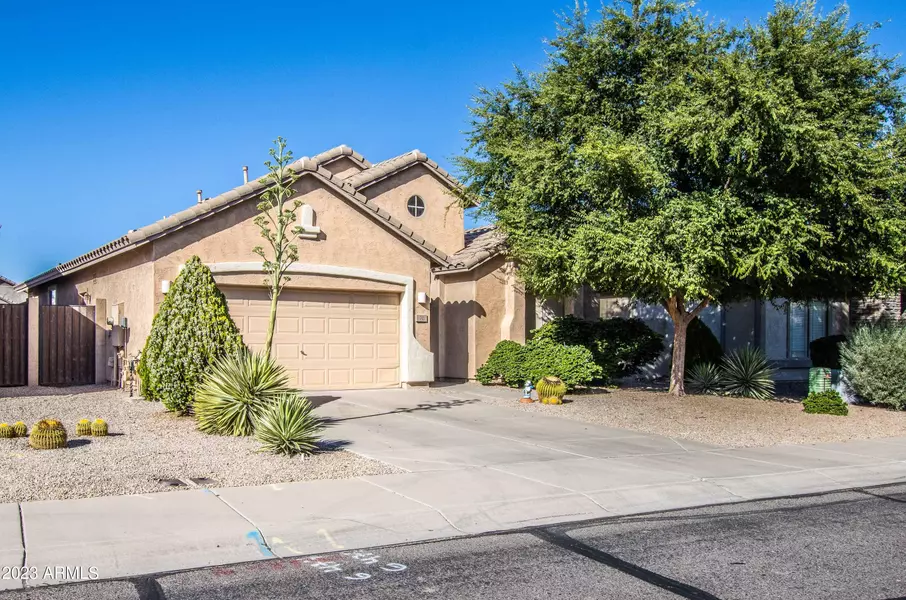 70 E Mill Reef Drive, San Tan Valley, AZ 85143