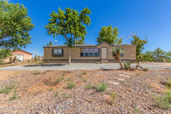 25145 E APACHE Trail, Benson, AZ 85602