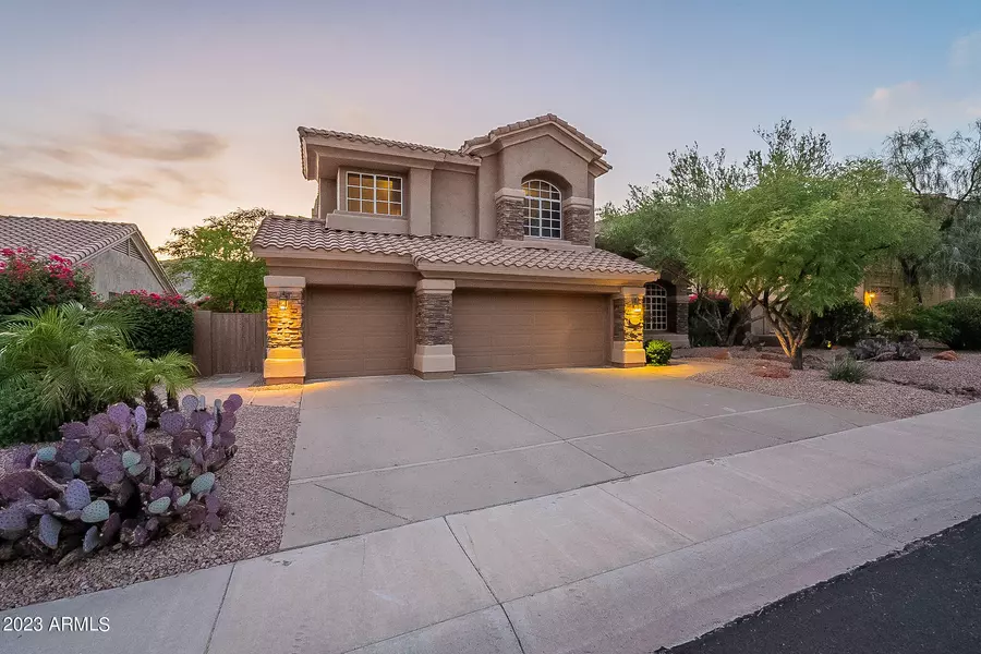 1368 E Desert Flower Lane, Phoenix, AZ 85048