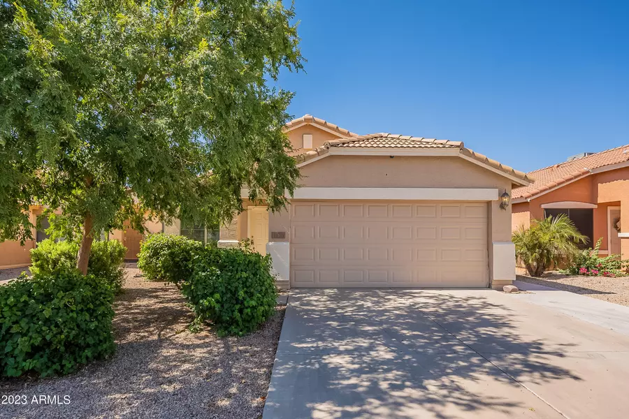 1120 E VERNOA Street, San Tan Valley, AZ 85140