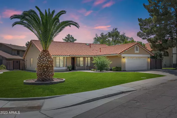 1401 N PEBBLE BEACH Drive, Gilbert, AZ 85234