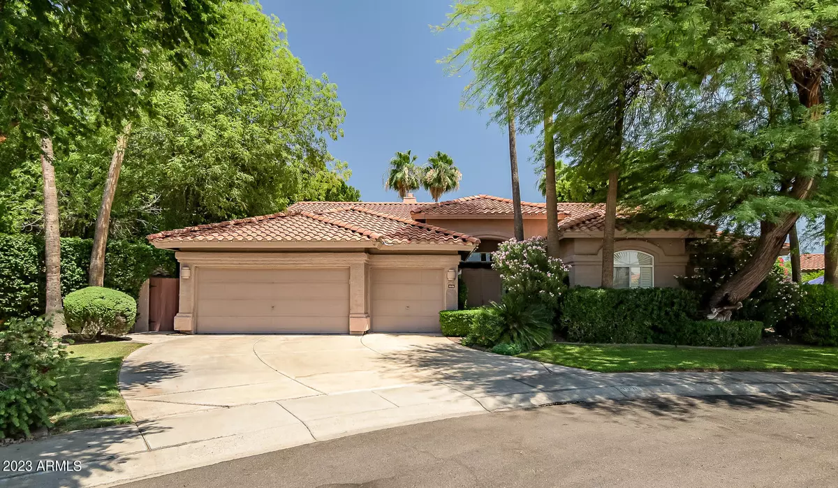 Phoenix, AZ 85032,4646 E GELDING Drive