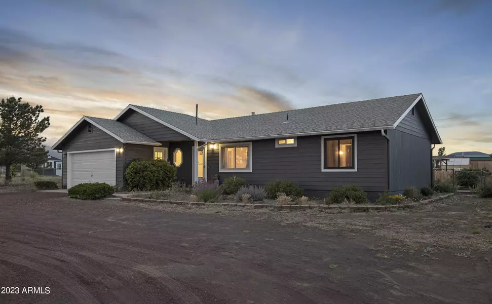 8325 LARAMIE Road, Flagstaff, AZ 86004