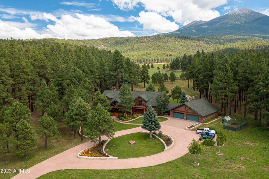 9400 N Snowbowl Ranch Road, Flagstaff, AZ 86001