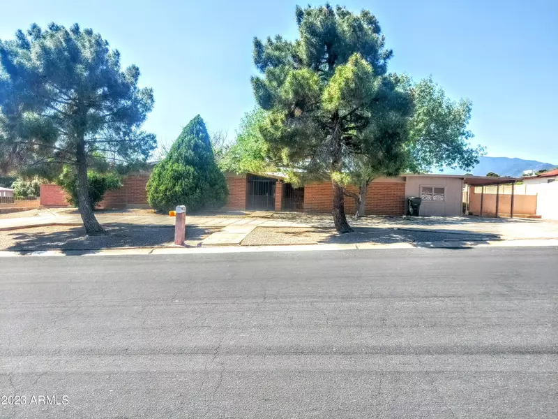 2018 Chantilly Drive, Sierra Vista, AZ 85635