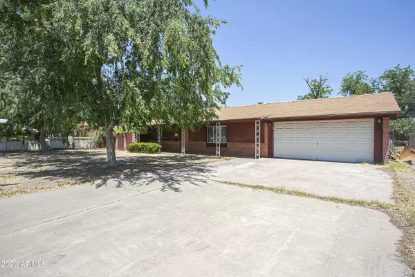 Phoenix, AZ 85042,110 E SAINT ANNE Avenue