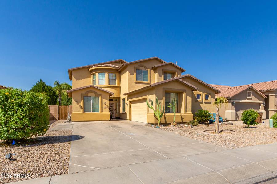 3238 W WHITE CANYON Road, San Tan Valley, AZ 85144