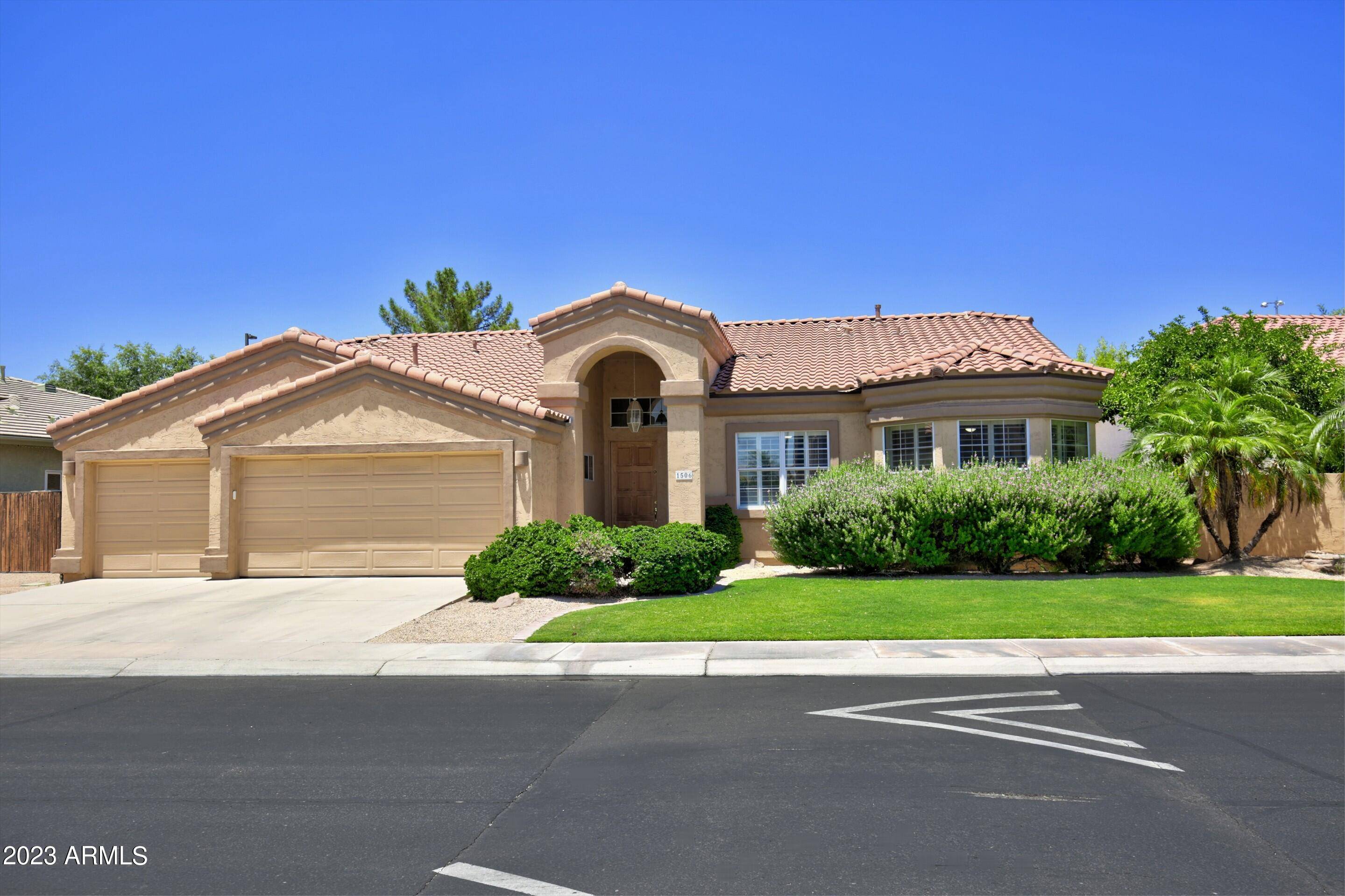 1506 W LAUREL Avenue, Gilbert, AZ 85233