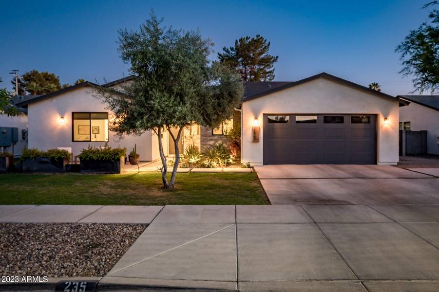 235 E ASHWOOD Place, Phoenix, AZ 85012