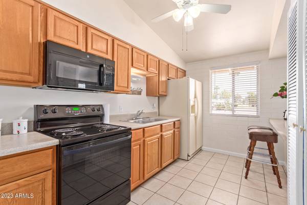 Sun City, AZ 85351,10360 W OAKMONT Drive