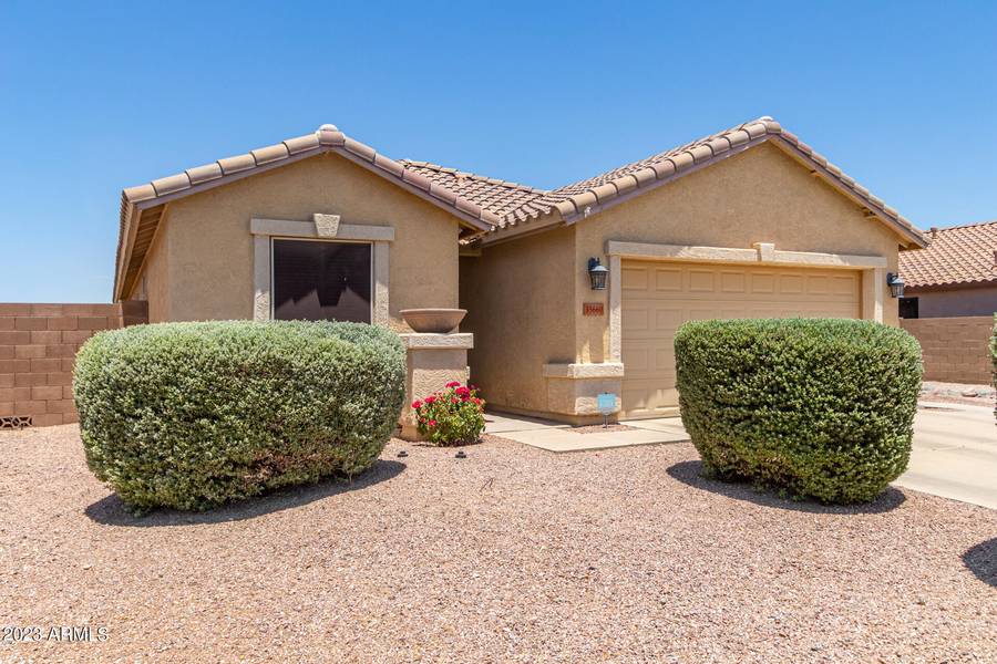 35660 N BELGIAN BLUE Court, San Tan Valley, AZ 85143