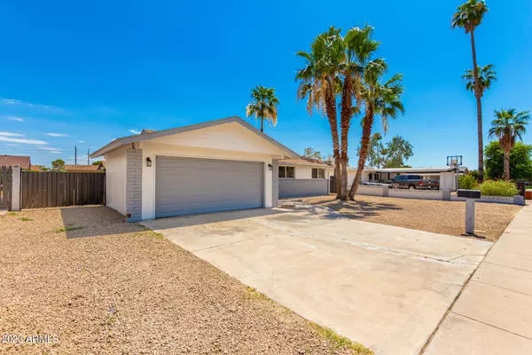 5633 W MISSION Lane, Glendale, AZ 85302