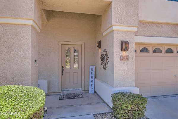 Phoenix, AZ 85024,2037 E AVENIDA DEL SOL --