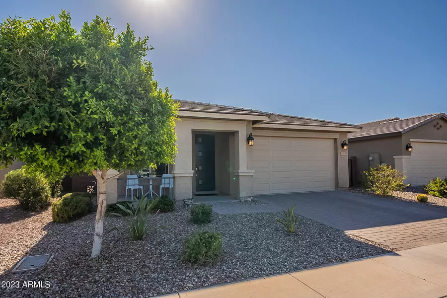 42088 N HINOKI Street, San Tan Valley, AZ 85140