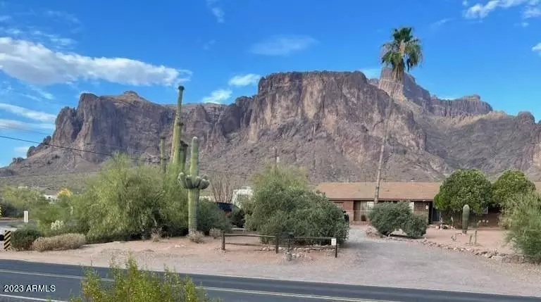 1625 N GERONIMO Road, Apache Junction, AZ 85119