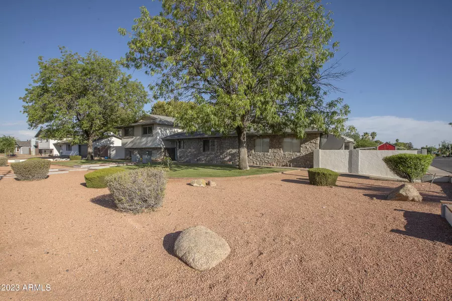 5641 W PARADISE Lane, Glendale, AZ 85306