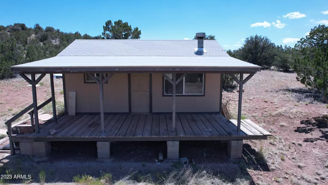 57887 N POTRERO Parkway, Seligman, AZ 86337