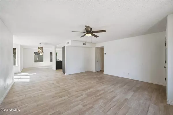 Glendale, AZ 85302,5021 W PUGET Avenue