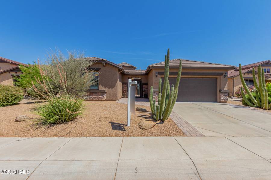 416 W BISMARK Street, San Tan Valley, AZ 85143