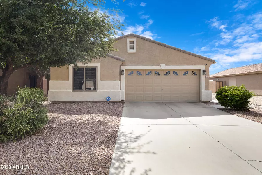 39908 N CALABRIA Street, San Tan Valley, AZ 85140