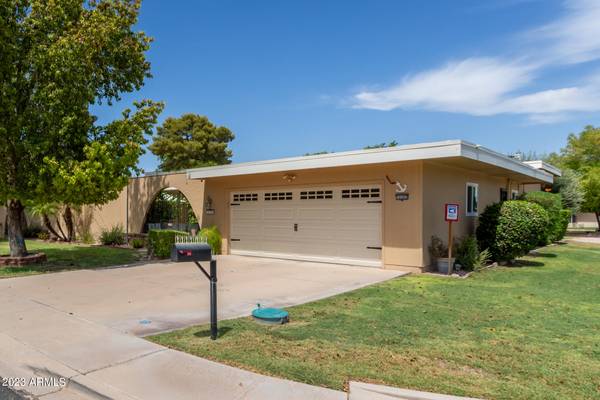 10302 W GARNETTE Drive, Sun City, AZ 85373