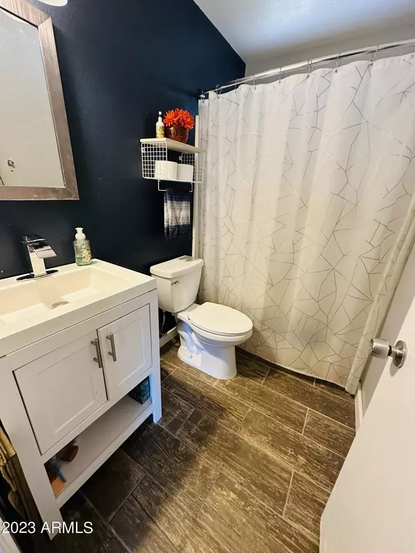 Glendale, AZ 85302,5521 W ALICE Avenue