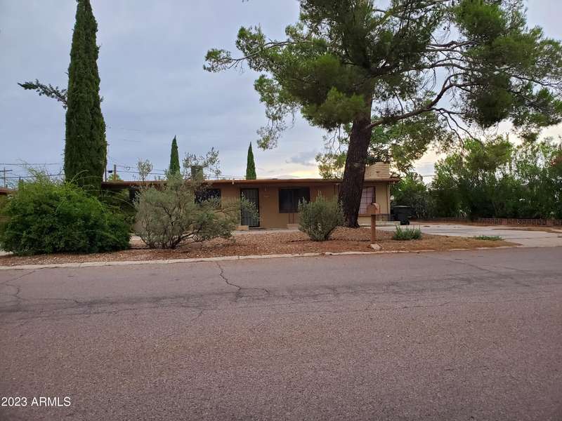 19 School Drive, Sierra Vista, AZ 85635