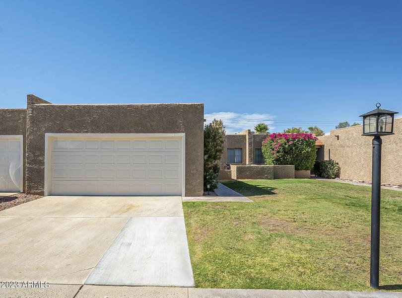 8432 E MALCOMB Drive, Scottsdale, AZ 85250