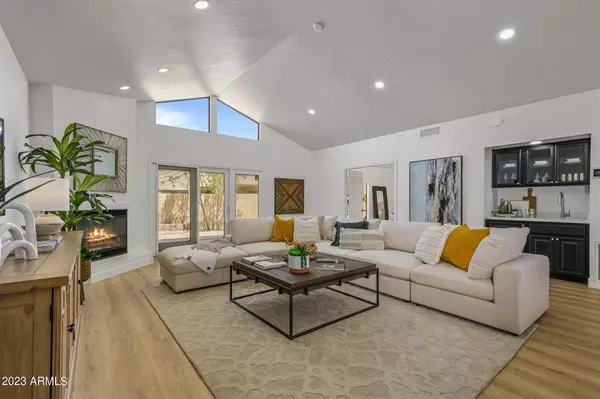9340 N 87TH Way, Scottsdale, AZ 85258