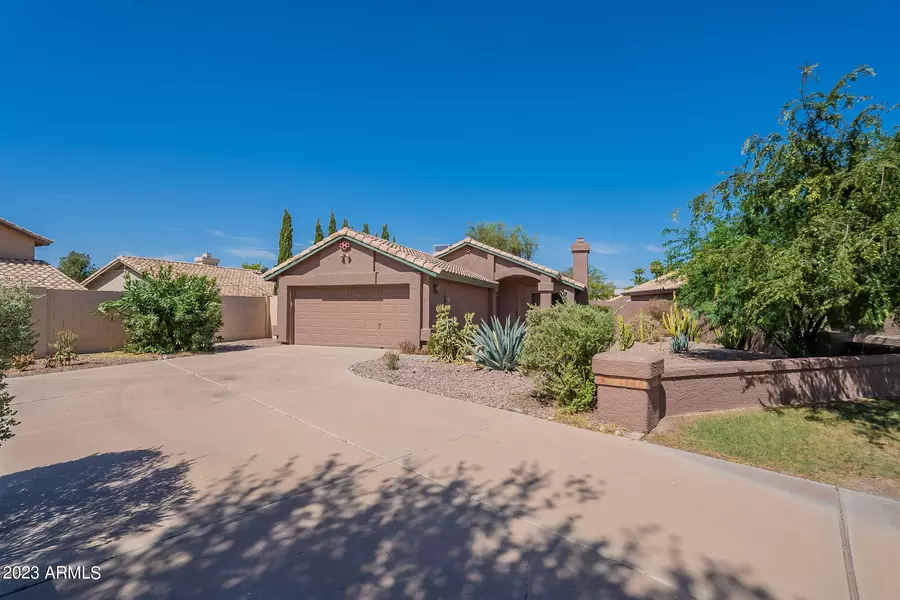 98 S SUNFLOWER Court, Chandler, AZ 85226