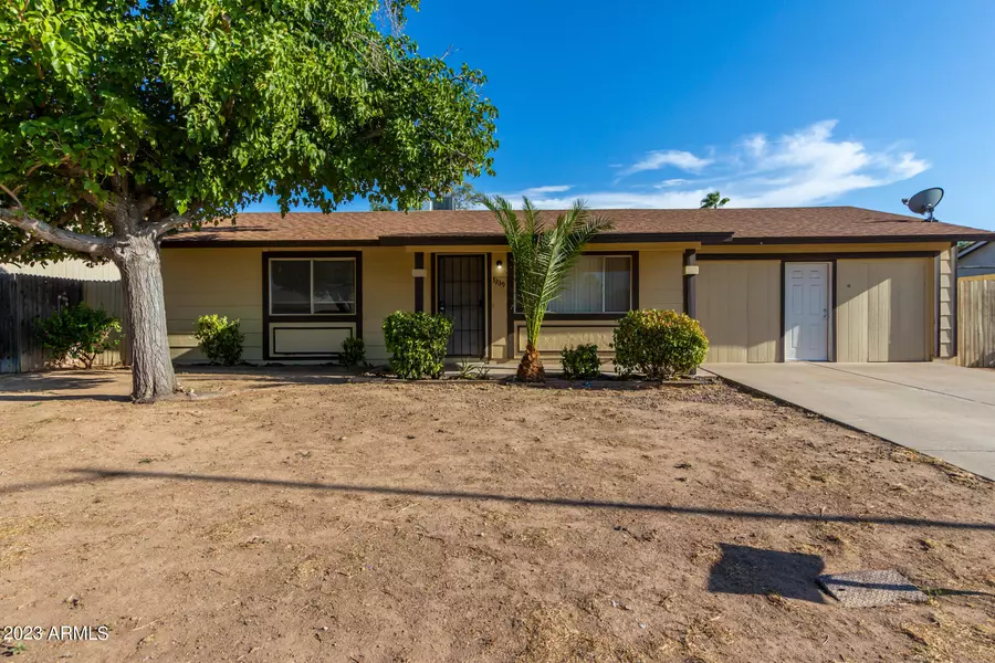 3239 W CHARLESTON Avenue, Phoenix, AZ 85053