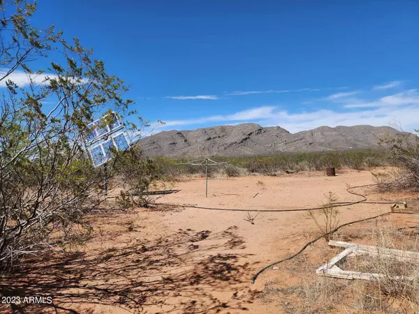 2446 E EL TRIGO Lane, Tombstone, AZ 85638