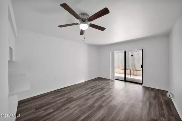 Phoenix, AZ 85016,3033 E DEVONSHIRE Avenue #1011