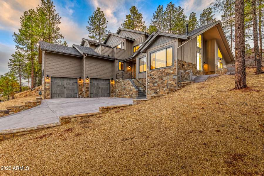 4055 S LARIAT Loop, Flagstaff, AZ 86005