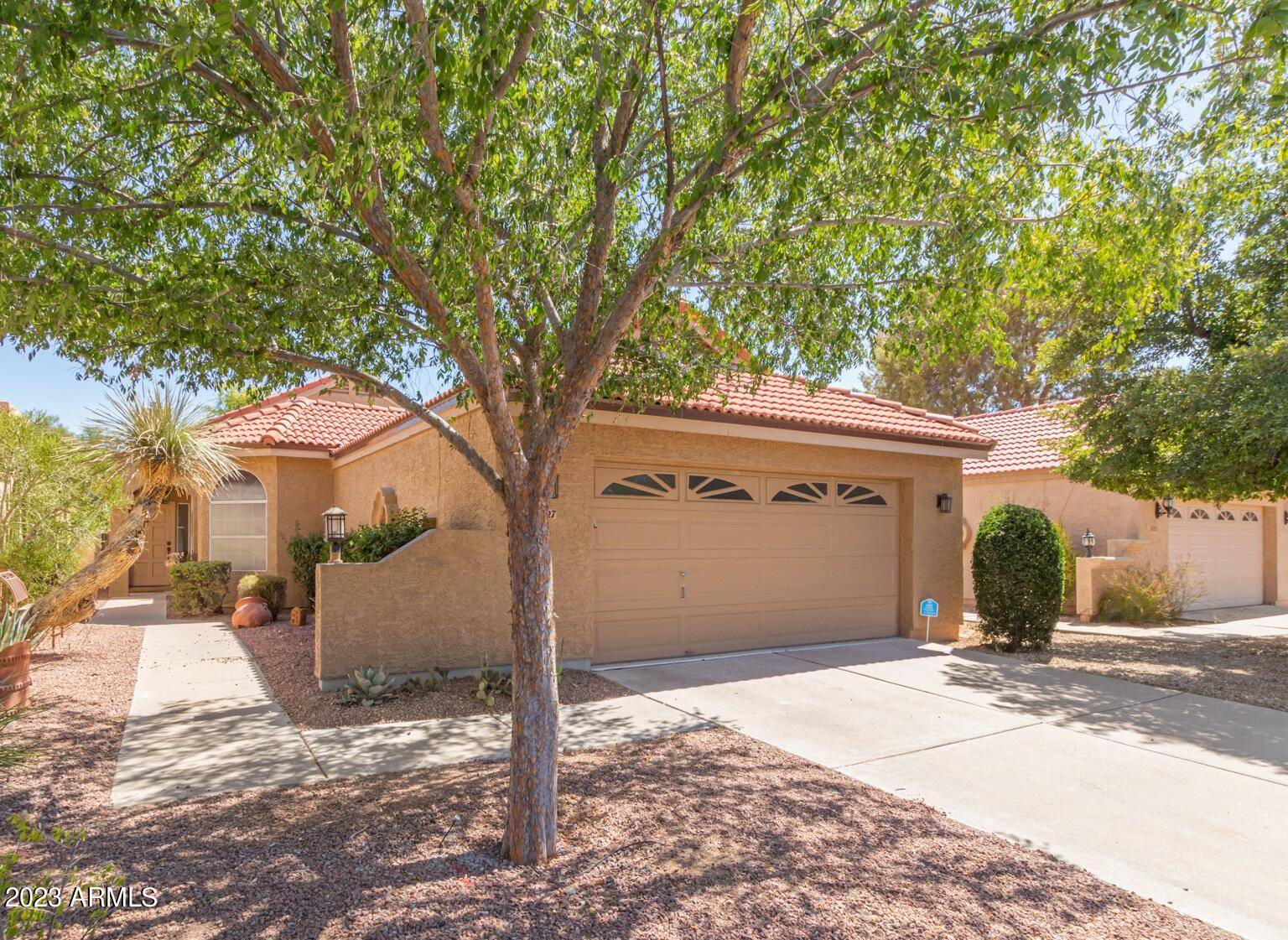 6327 E CLAIRE Drive, Scottsdale, AZ 85254